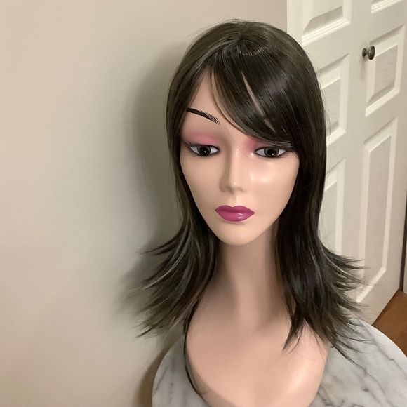 NEW Dark Grey wig w subtle highlights - Picture 9 of 10
